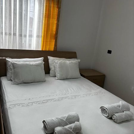 Guest House Adi Hoxha ベラト エクステリア 写真