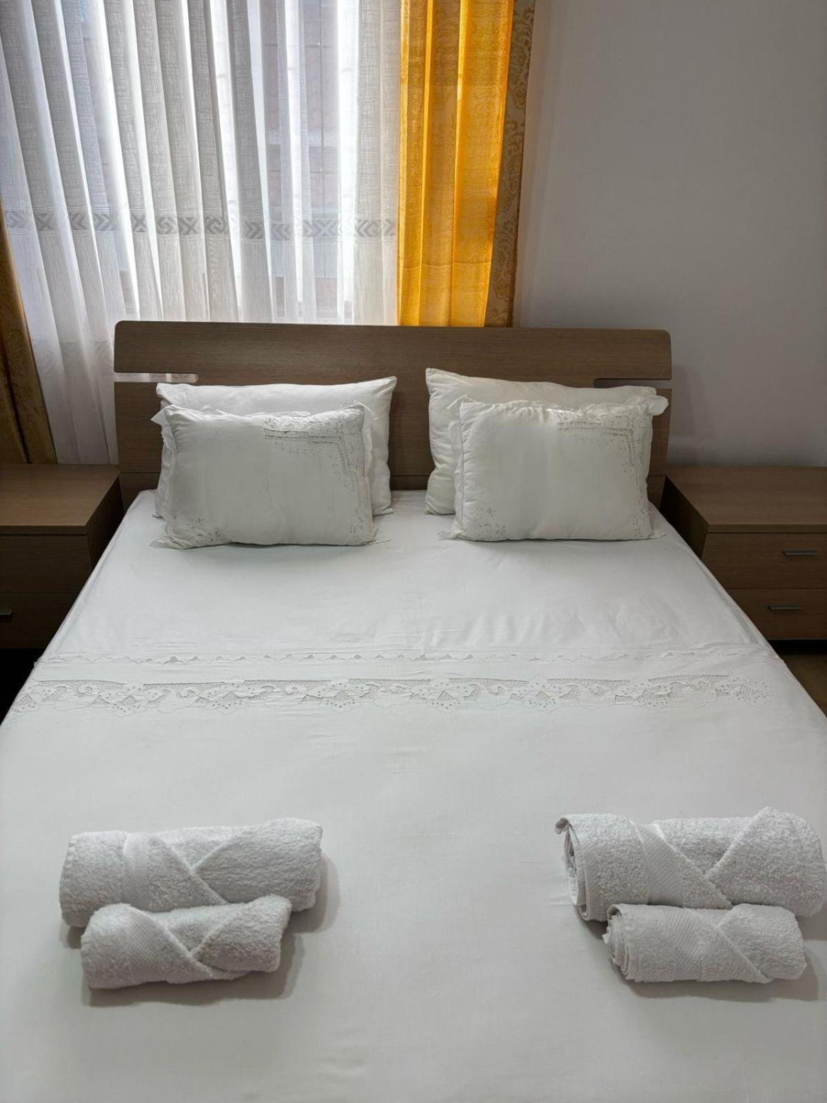 Guest House Adi Hoxha ベラト エクステリア 写真